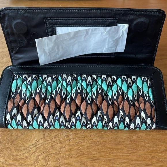 NWT Vera Bradley Trifold Wallet in Sierra Stream - Picture 3 of 7